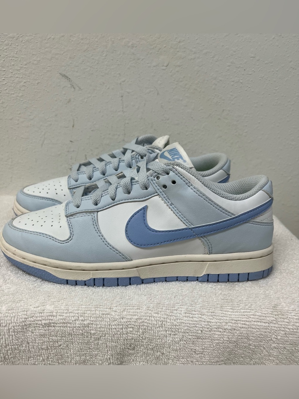 Nike Dunk Next Nature Women’s Low Top Lace-Up Sneakers Light Blue/White Size 7